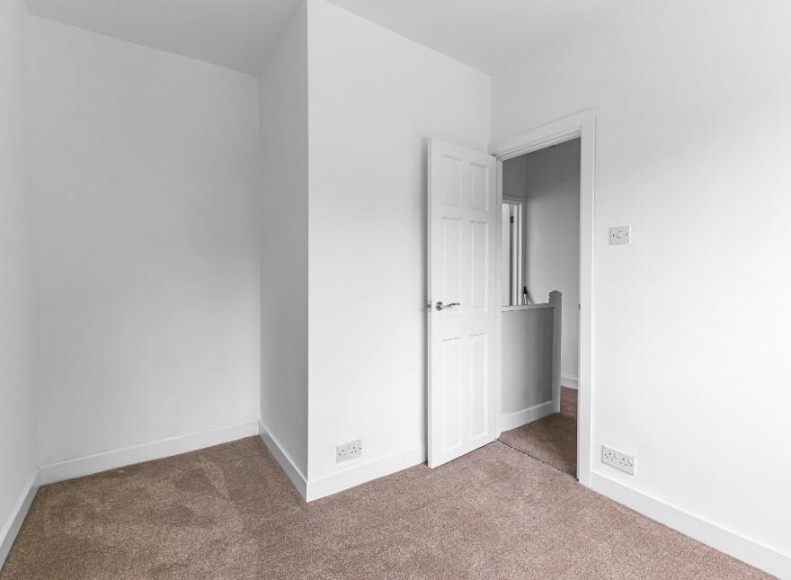132 Joanmount Gardens, Belfast, BT14 6NZ
