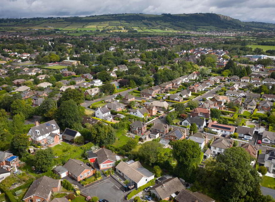 17 Cooleen Park, Jordanstown, Newtownabbey, BT37 0RR