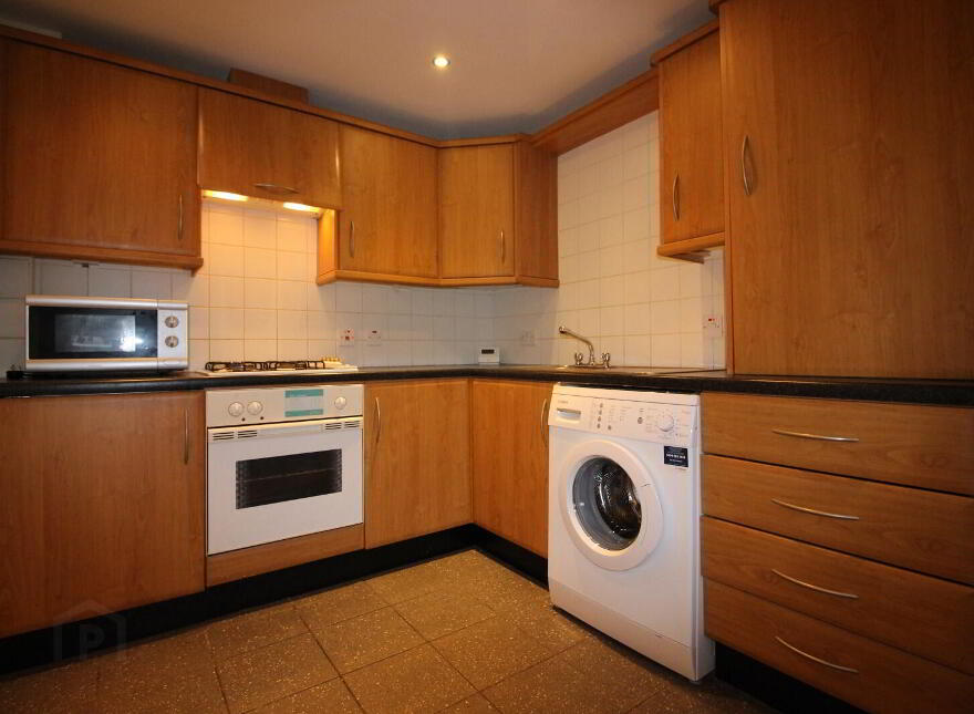 3 Lesley Plaza, Lisburn Road, Belfast, BT9 6JN