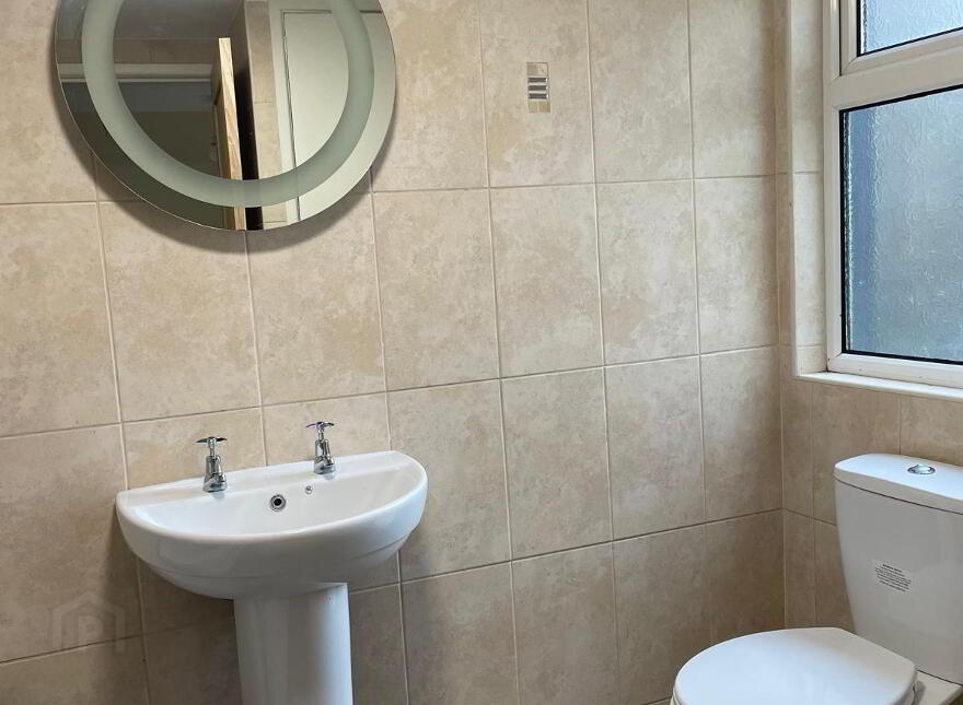 33 Antrim Road, Ballynahinch, BT24 8AN