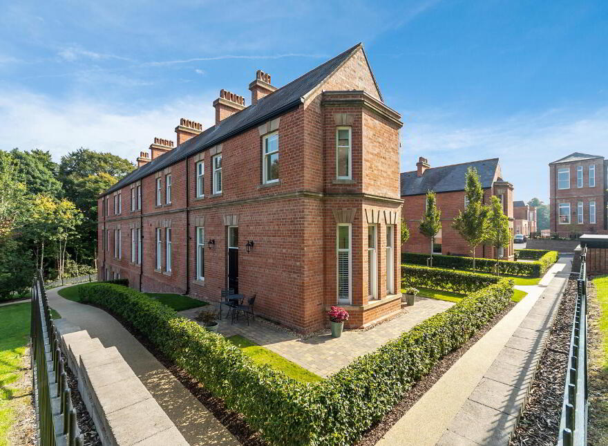 1 The West House, 24 Ishbel Mews, Belfast, BT8 8FZ