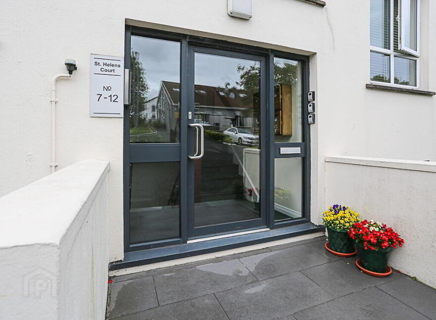8 St Helens Court, High Street, Holywood, BT18 9SS