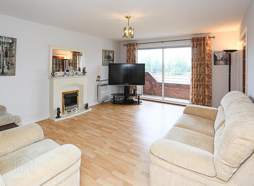 8 St Helens Court, High Street, Holywood, BT18 9SS