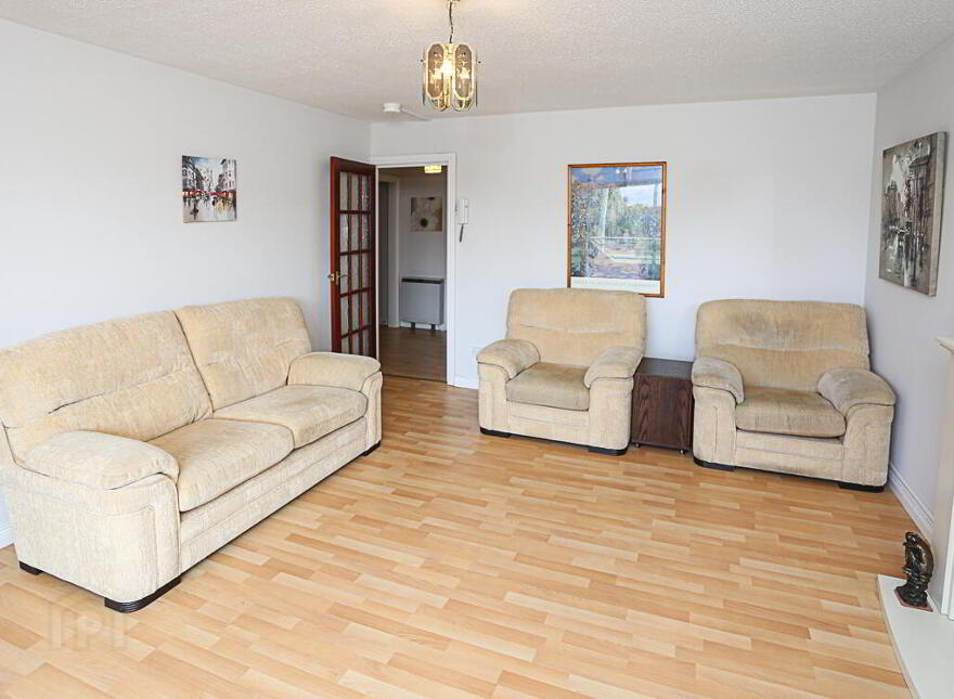 8 St Helens Court, High Street, Holywood, BT18 9SS