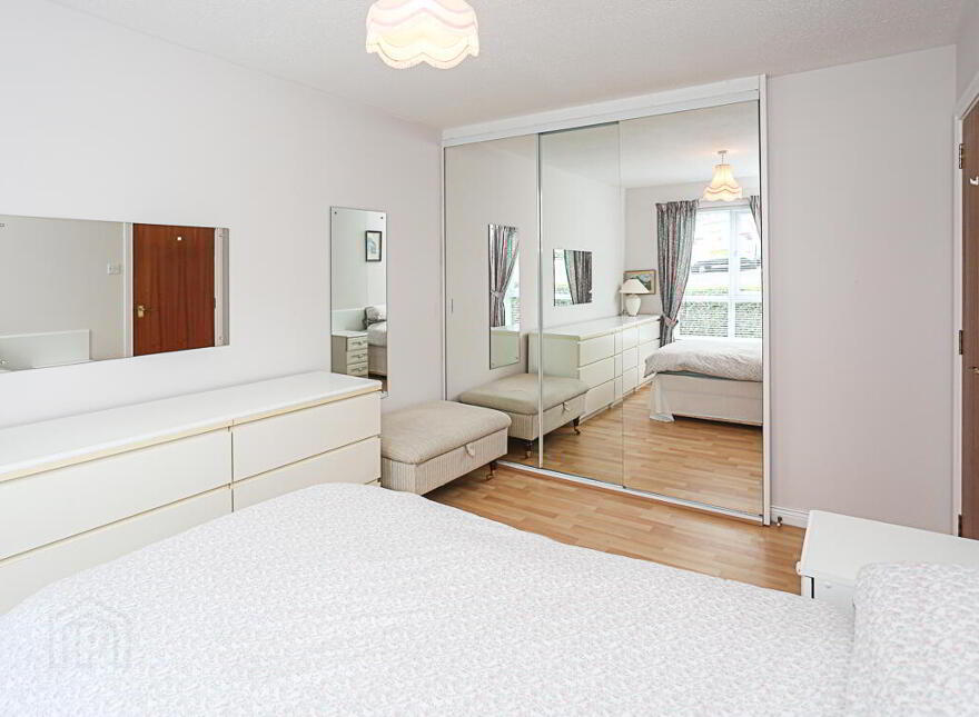 8 St Helens Court, High Street, Holywood, BT18 9SS