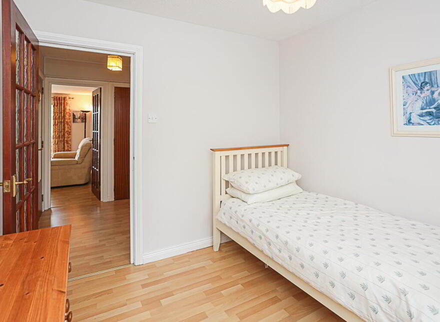 8 St Helens Court, High Street, Holywood, BT18 9SS