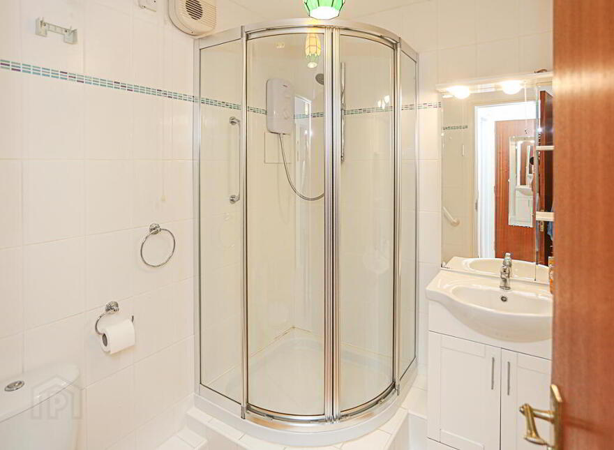 8 St Helens Court, High Street, Holywood, BT18 9SS