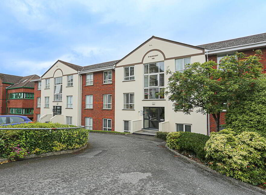 8 St Helens Court, High Street, Holywood, BT18 9SS