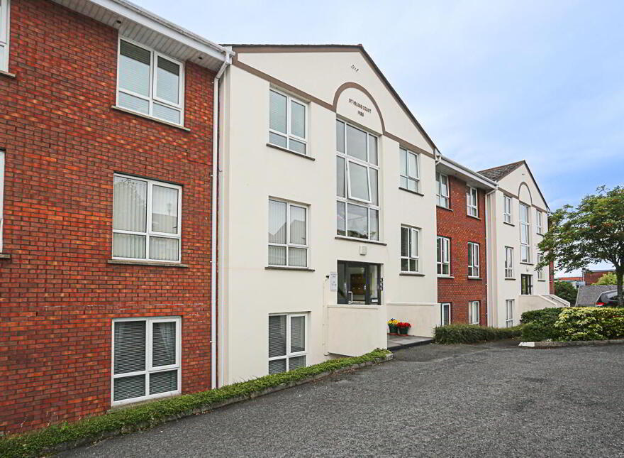 8 St Helens Court, High Street, Holywood, BT18 9SS