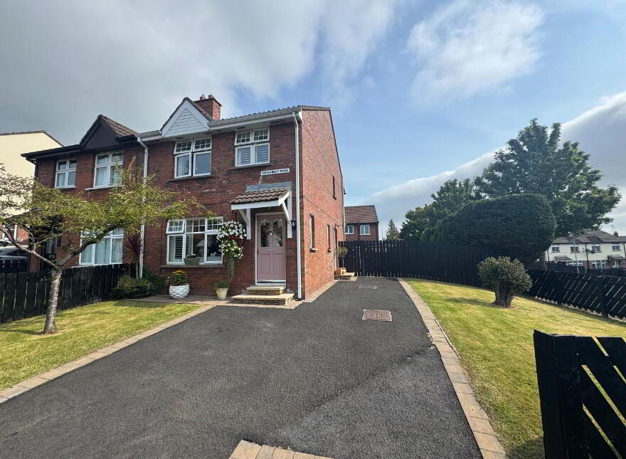 2 Fernabbey Park, Skegoe, Derry, BT48 8RD photo
