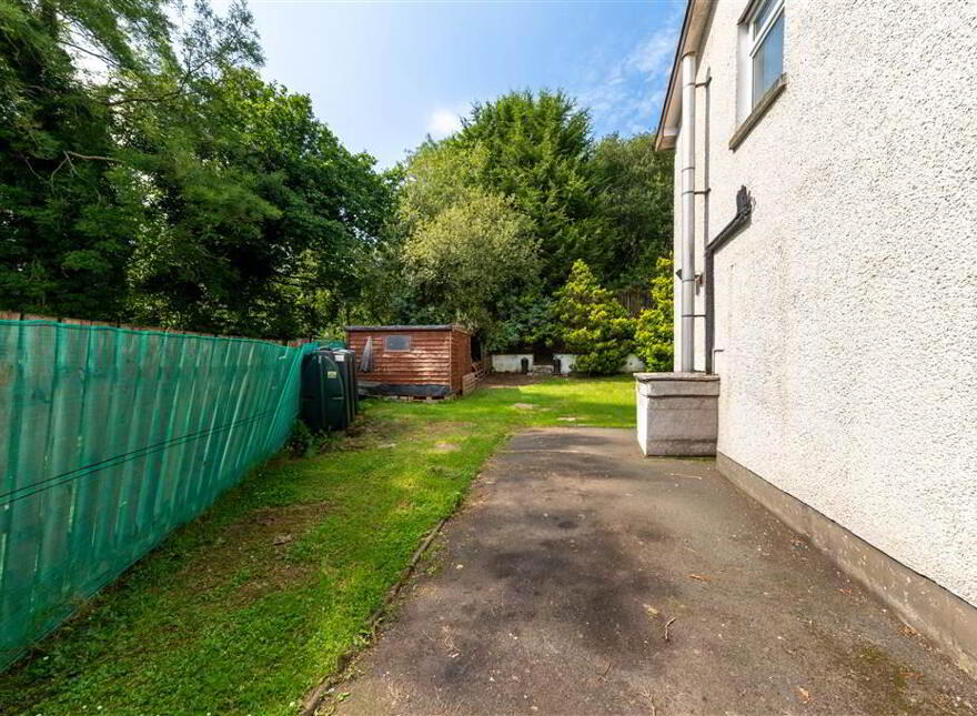 322 Lagmore Meadows, Stewartstown Road, Dunmurry, Belfast, BT17 0TJ