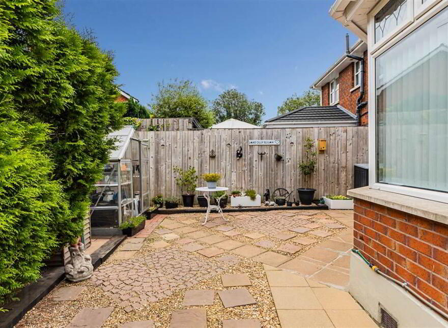 21 Knockdarragh Park, Lisburn, BT28 2XZ