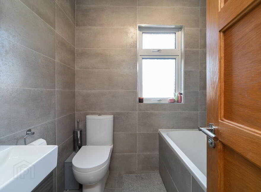 132 Ardenlee Avenue, Belfast, BT6 0AE