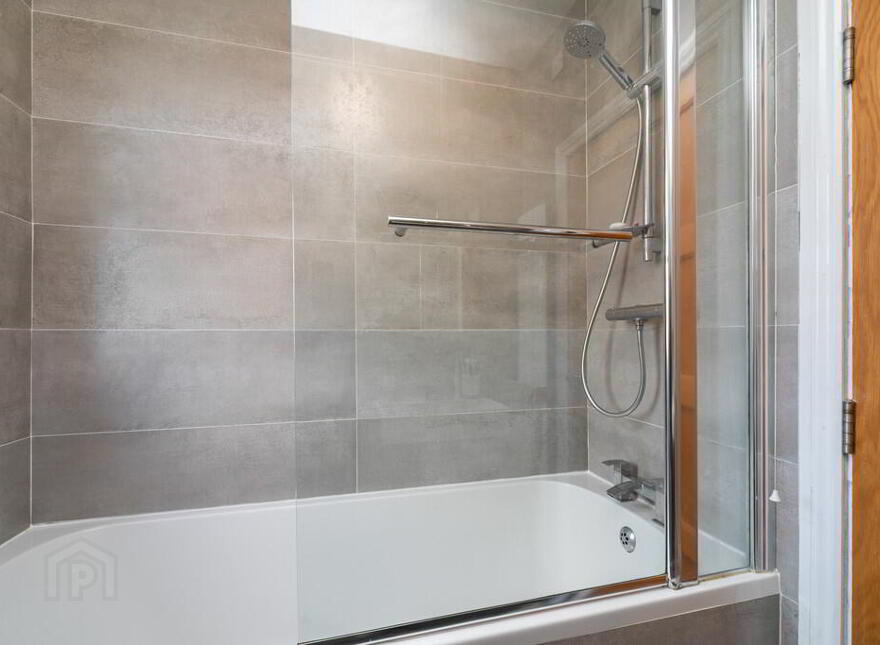 132 Ardenlee Avenue, Belfast, BT6 0AE
