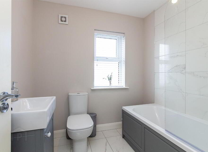 18 Ashbourne Manor, Carrickfergus, BT38 8PB