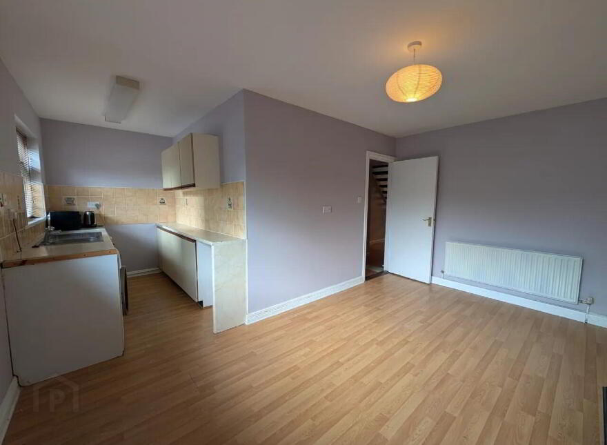 Station Road, Swinford, F12KA99