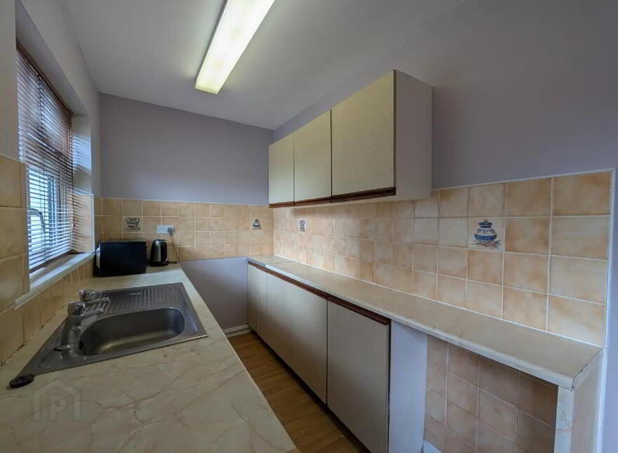 Station Road, Swinford, F12KA99