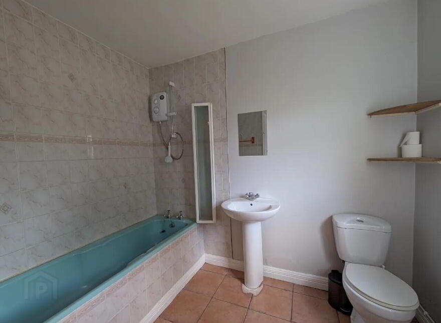 Station Road, Swinford, F12KA99