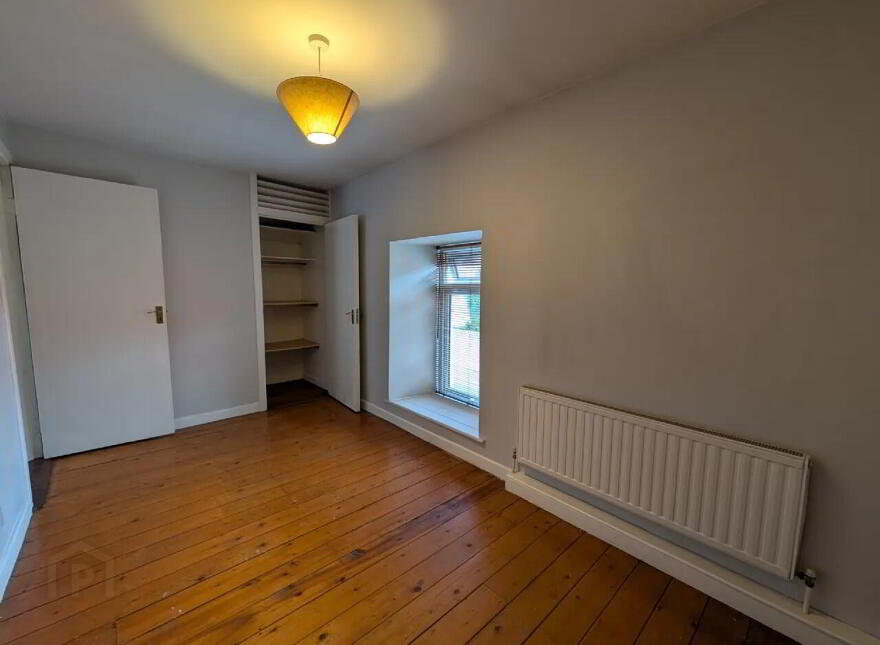 Station Road, Swinford, F12KA99