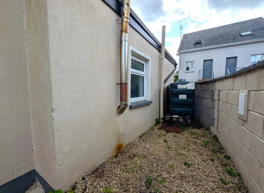 Station Road, Swinford, F12KA99