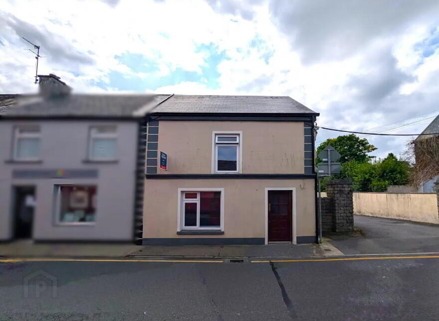Station Road, Swinford, F12KA99