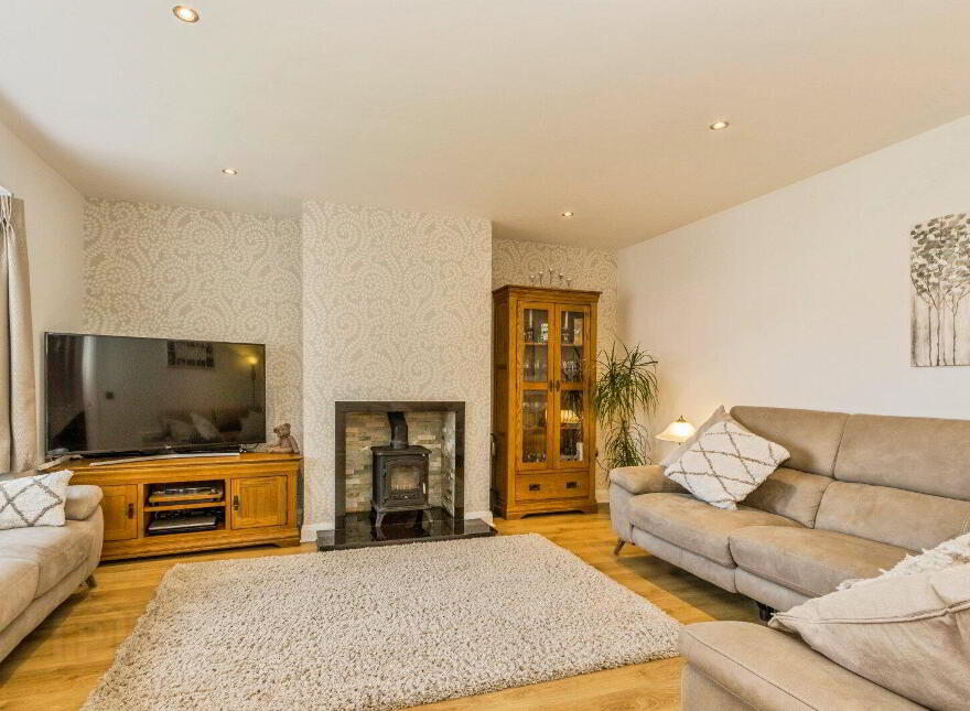 2 Causeway Lodge, Lisburn, BT28 2BZ