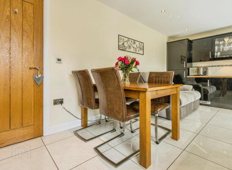 2 Causeway Lodge, Lisburn, BT28 2BZ