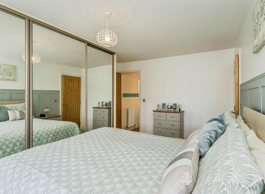 2 Causeway Lodge, Lisburn, BT28 2BZ