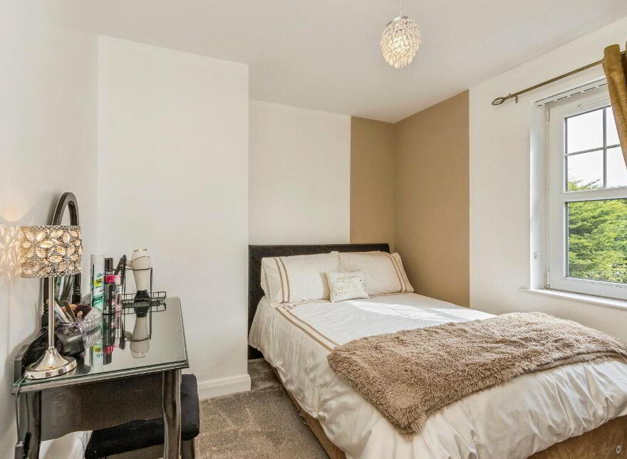 2 Causeway Lodge, Lisburn, BT28 2BZ