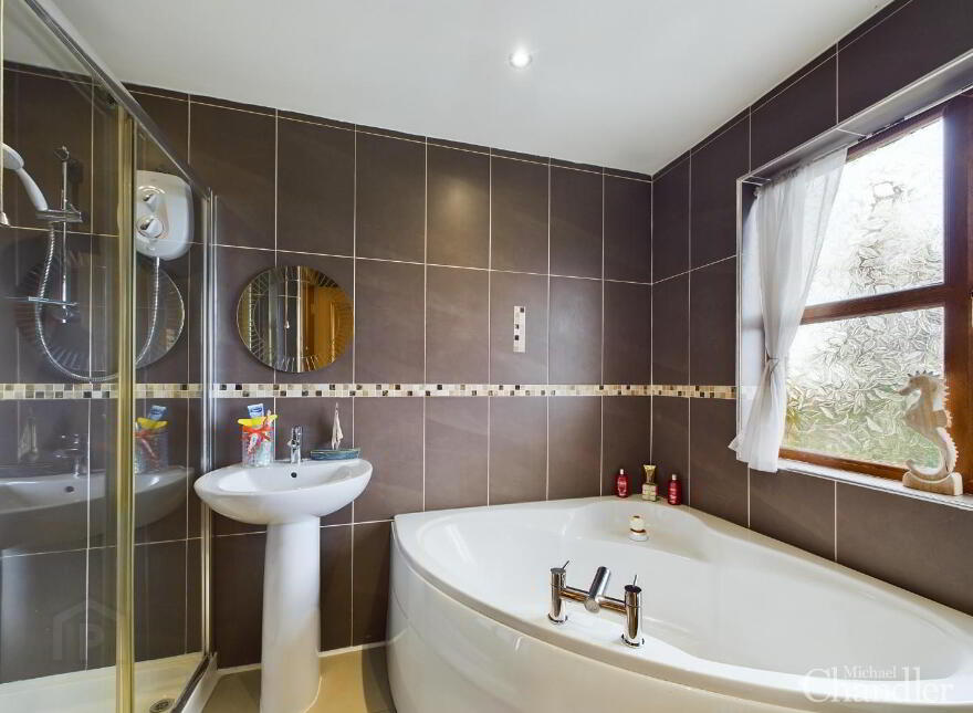 2 Castle Court, Lead Hill, Belfast, BT6 9PY