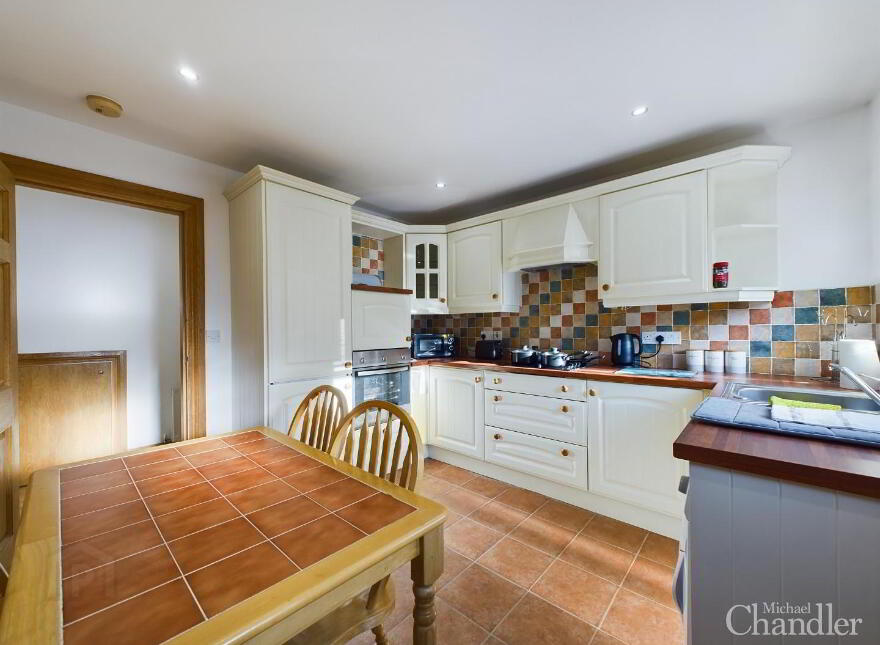 2 Castle Court, Lead Hill, Belfast, BT6 9PY