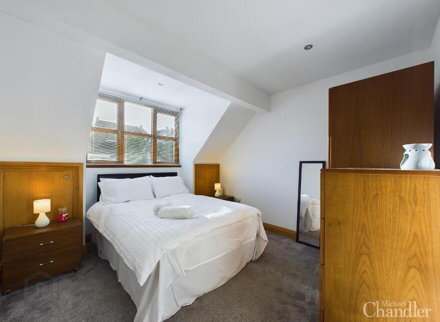 2 Castle Court, Lead Hill, Belfast, BT6 9PY