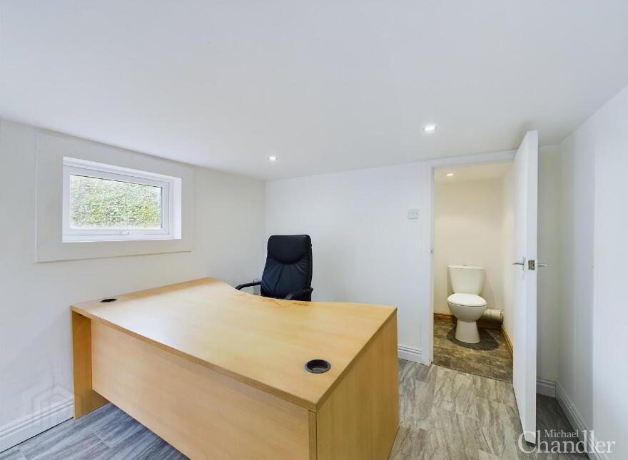 2 Castle Court, Lead Hill, Belfast, BT6 9PY