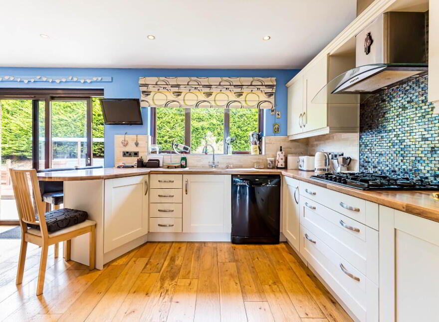 32 Laurelgrove Park, Belfast, BT8 6ZH