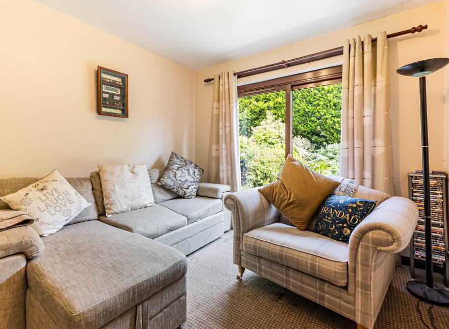 32 Laurelgrove Park, Belfast, BT8 6ZH