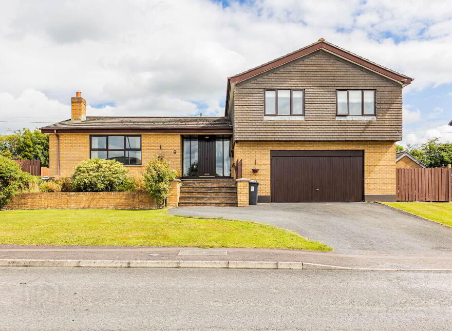 32 Laurelgrove Park, Belfast, BT8 6ZH photo