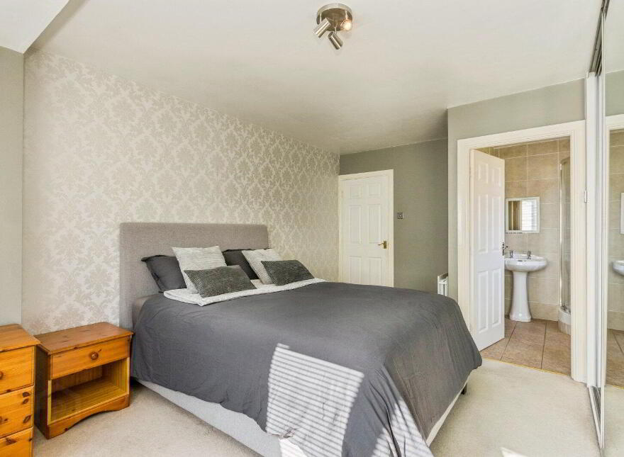 6 Rosewood Glen, Lisburn, BT28 2FH