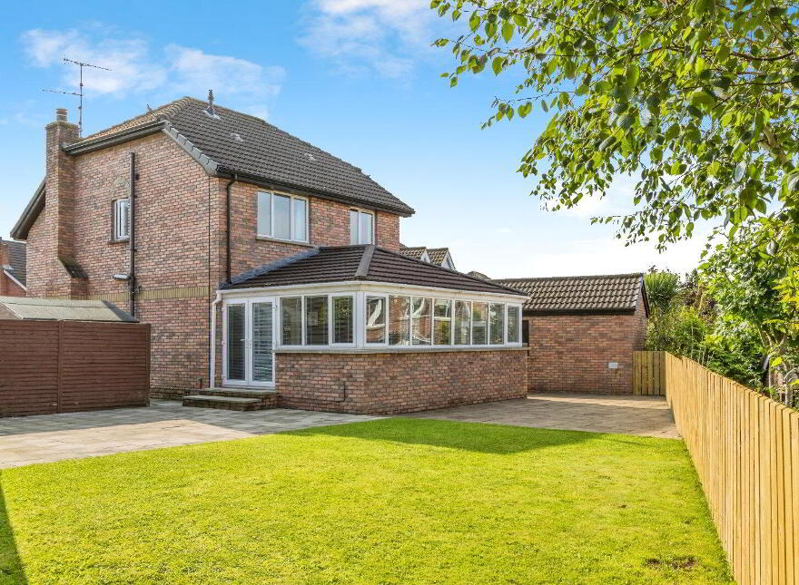 6 Rosewood Glen, Lisburn, BT28 2FH