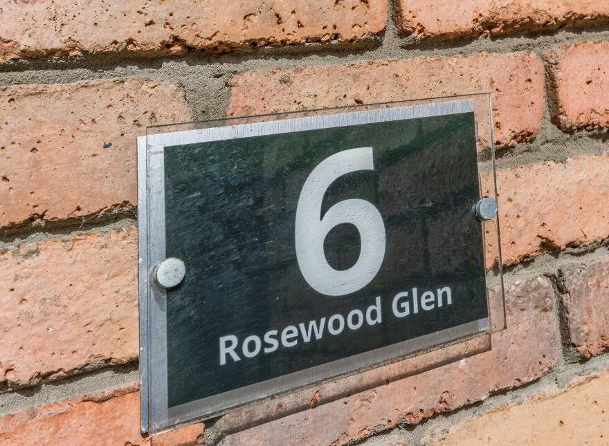 6 Rosewood Glen, Lisburn, BT28 2FH