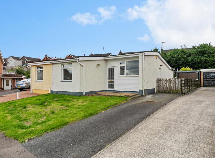 130 Erinvale Drive, Belfast, BT10 0GF photo