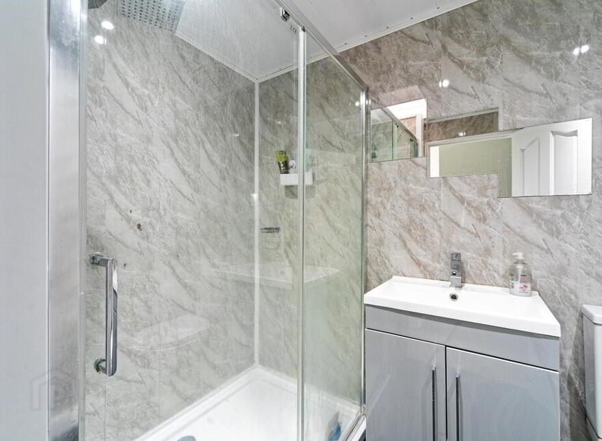 130 Erinvale Drive, Belfast, BT10 0GF