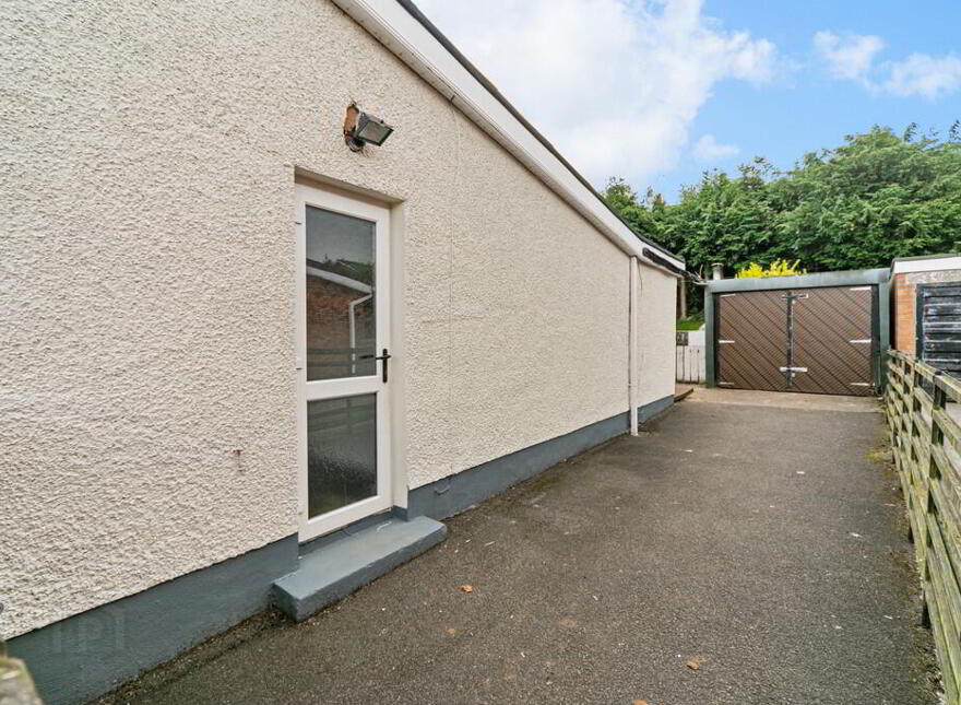 130 Erinvale Drive, Belfast, BT10 0GF