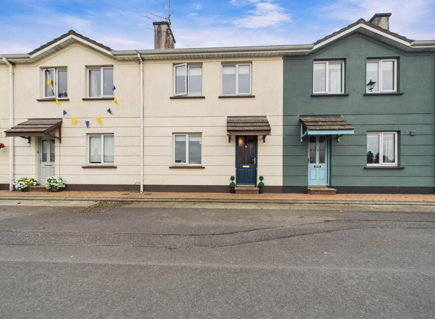 4 Riverside Mews, South Quay, Carrick-On-Suir, E32RK88