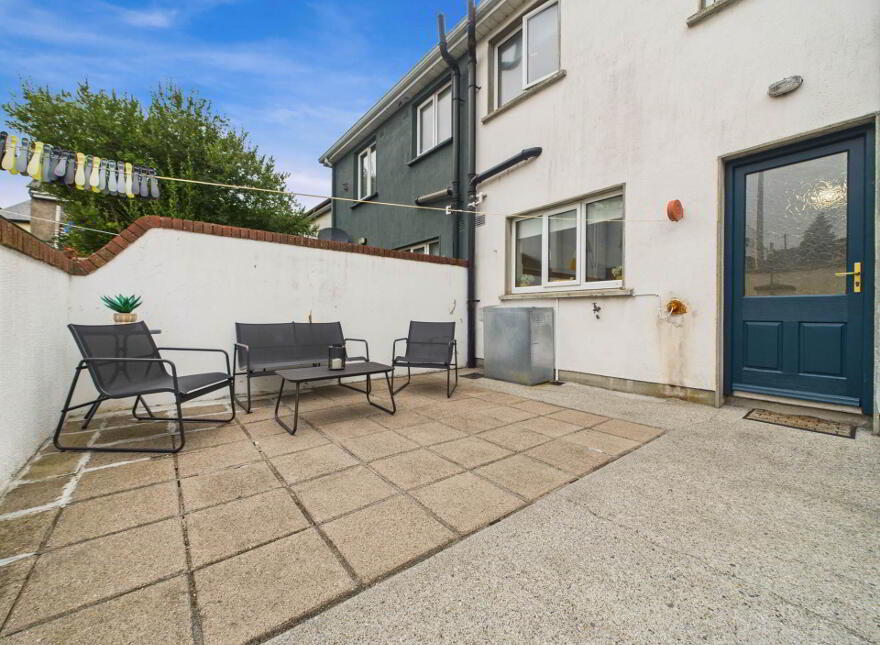 4 Riverside Mews, South Quay, Carrick-On-Suir, E32RK88