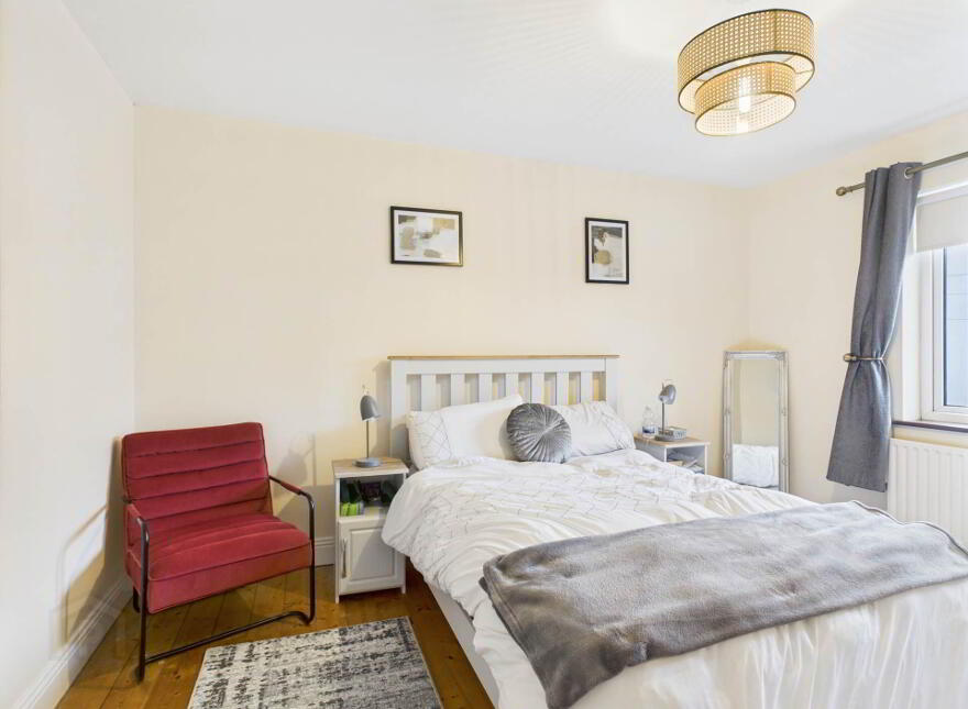 4 Riverside Mews, South Quay, Carrick-On-Suir, E32RK88