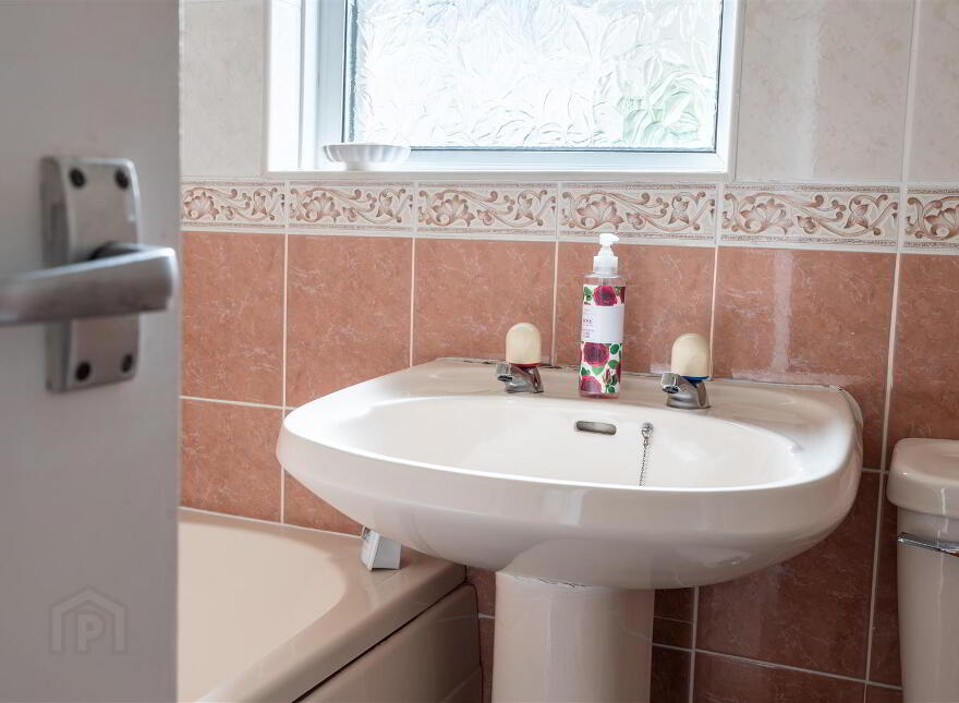 90 Drumadoon Drive, Dundonald, Belfast, BT16 2PR