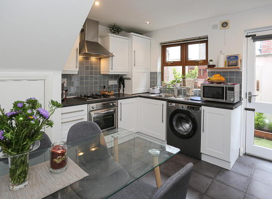 1e Clara Avenue, Belfast, BT5 5ER