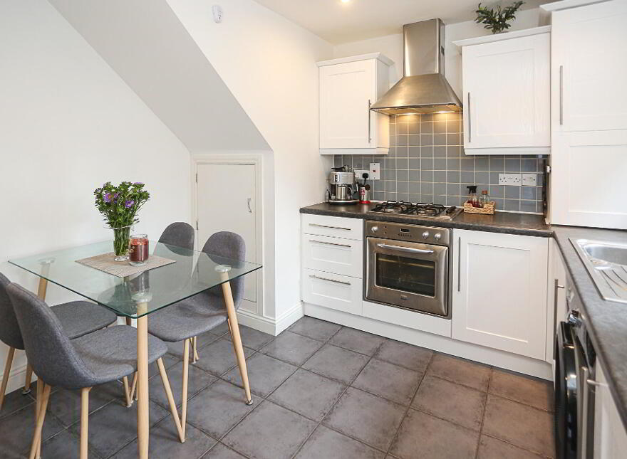 1e Clara Avenue, Belfast, BT5 5ER