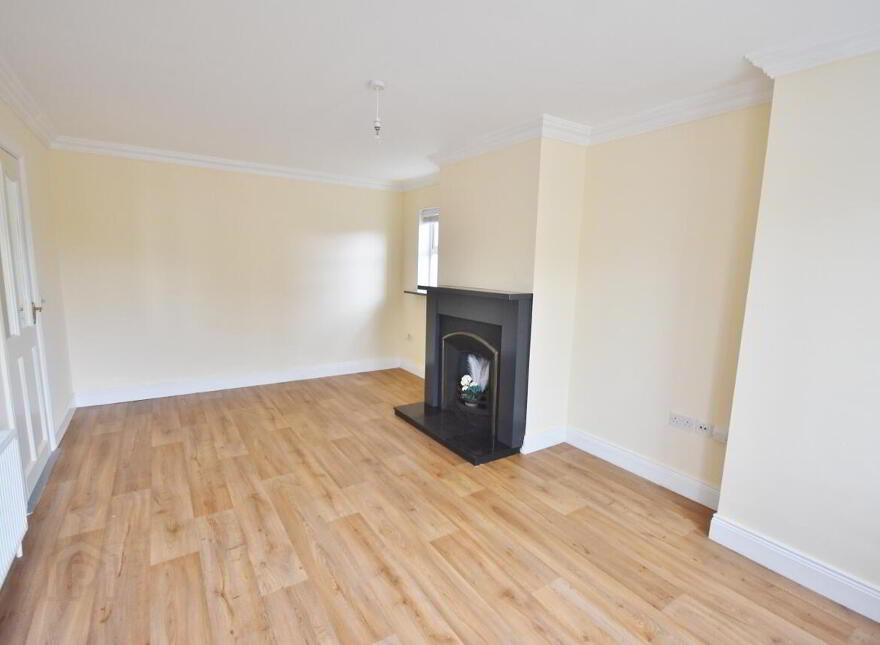 28 Cois Baile, Ballygologue Rd, Listowel, V31K160