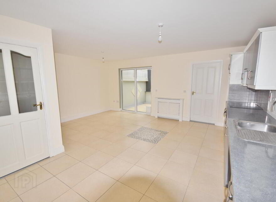 28 Cois Baile, Ballygologue Rd, Listowel, V31K160